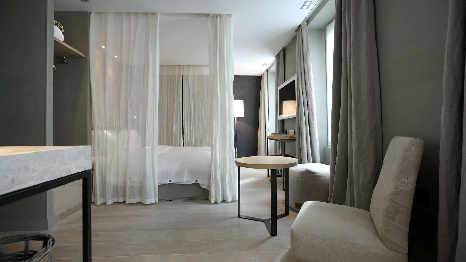 Hotel Hidden