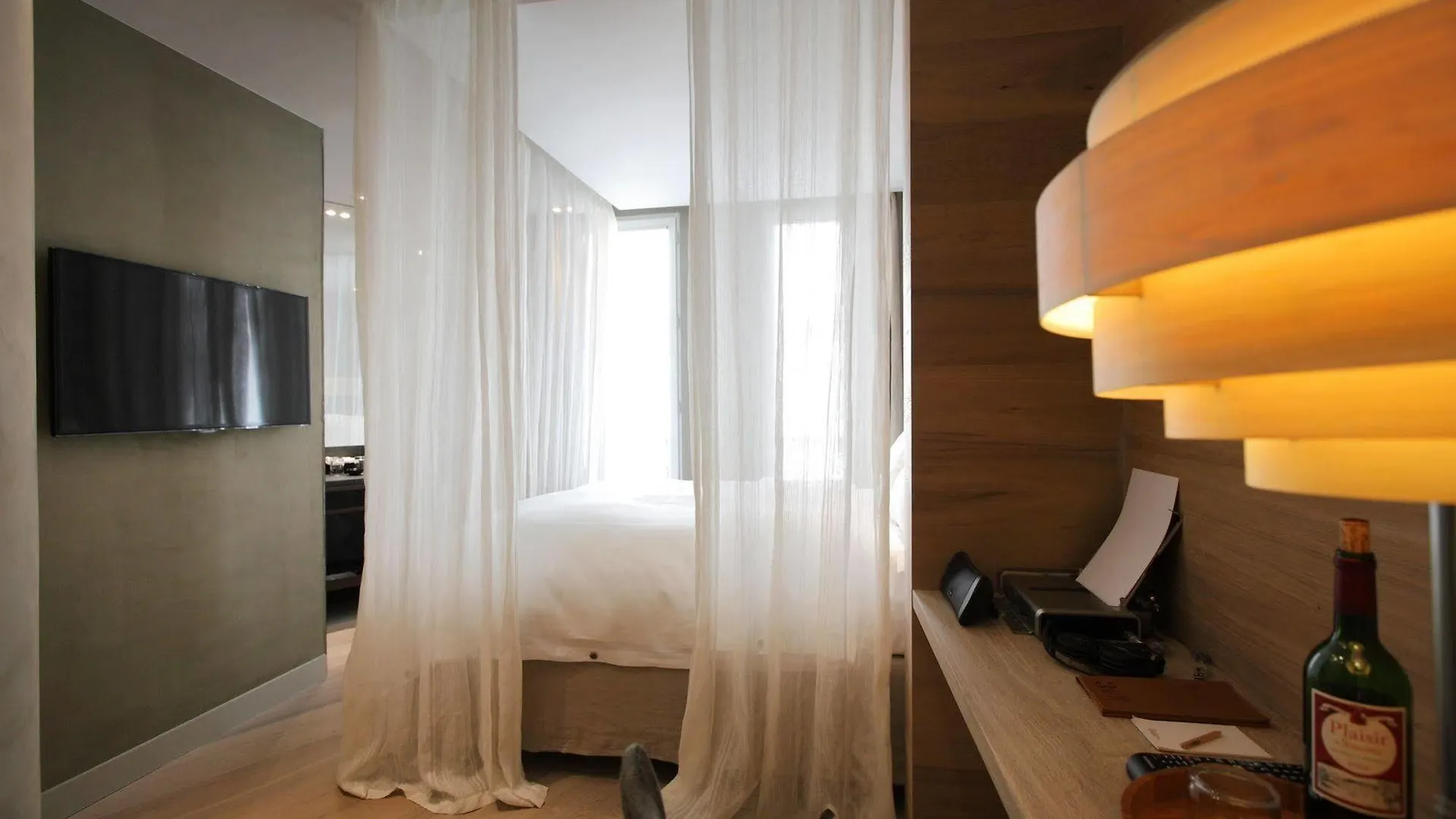Hidden Hotel 4*