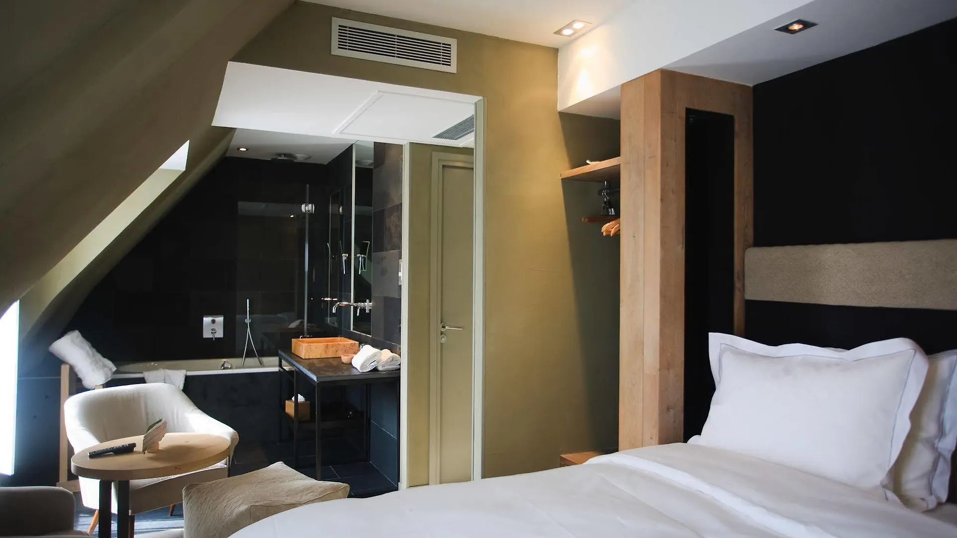 Hotel Hidden